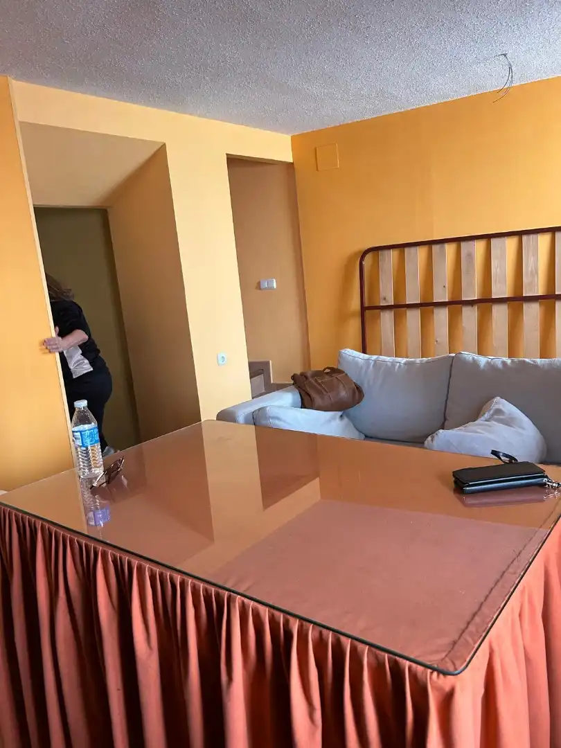 Sala d'estar de Casa adosada en venda en Feria amb Traster, Moblat i Rentadora