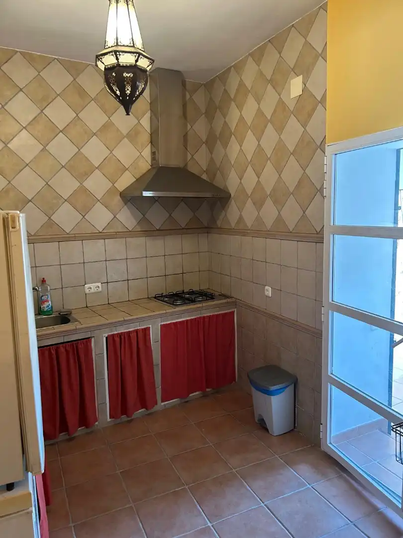 Cuina de Casa adosada en venda en Feria amb Traster, Moblat i Rentadora