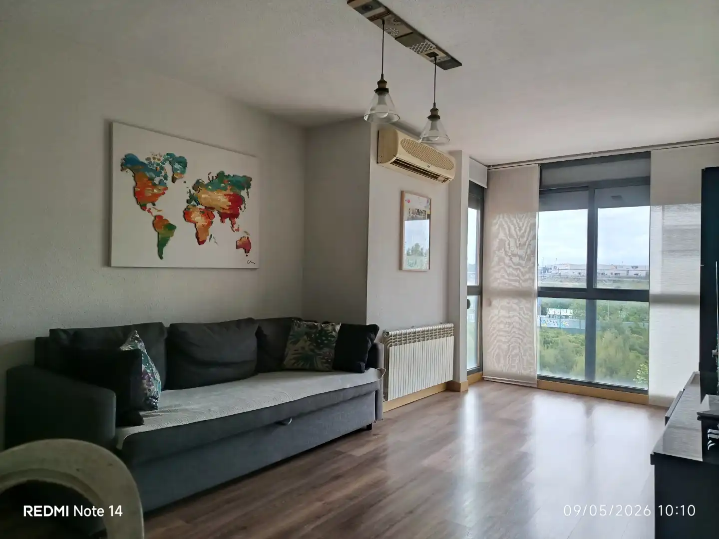 Ático en venta en Avenida de los Rosales, 64, Butarque Sala de estar de Ático en venta en Madrid con Aire acondicionado, Calefacción y Jardín privado