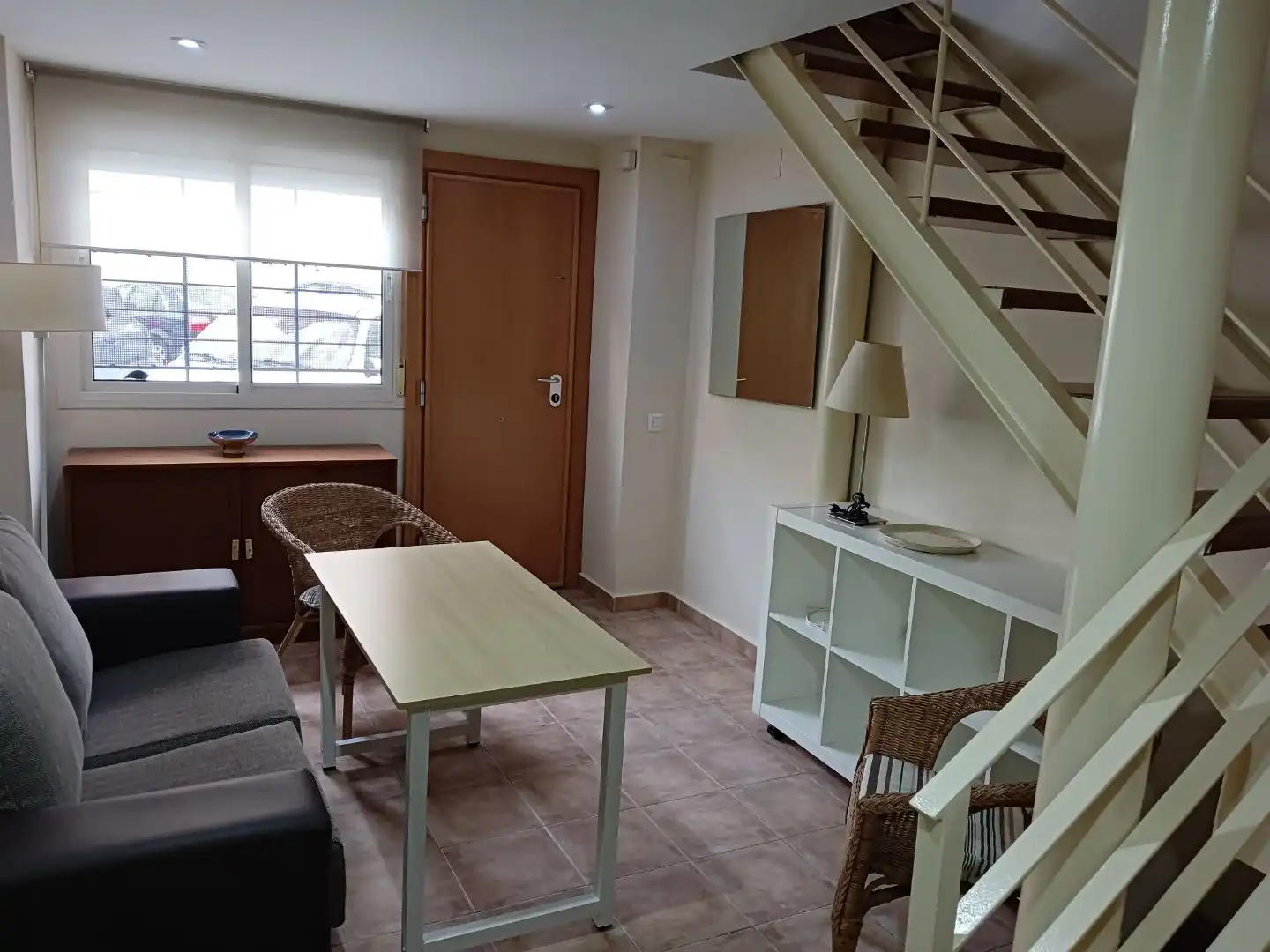 Piso de alquiler en Calle Grupo Oscar Carvallo, 7, La Calzada - La Florida Sala de estar de Piso de alquiler en Sevilla con Aire acondicionado y Calefacción