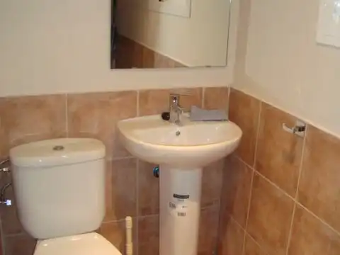 Piso de alquiler en Calle Grupo Oscar Carvallo, 7, La Calzada - La Florida Baño de Piso de alquiler en Sevilla con Aire acondicionado y Calefacción