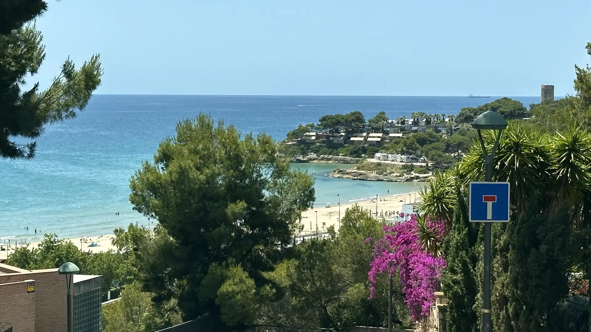 Houses for sale in Carrer de Les Garrigues, 20, La Móra Exterior view of Houses for sale in Tarragona Capital with Air Conditioner, Terrace and Swimming Pool