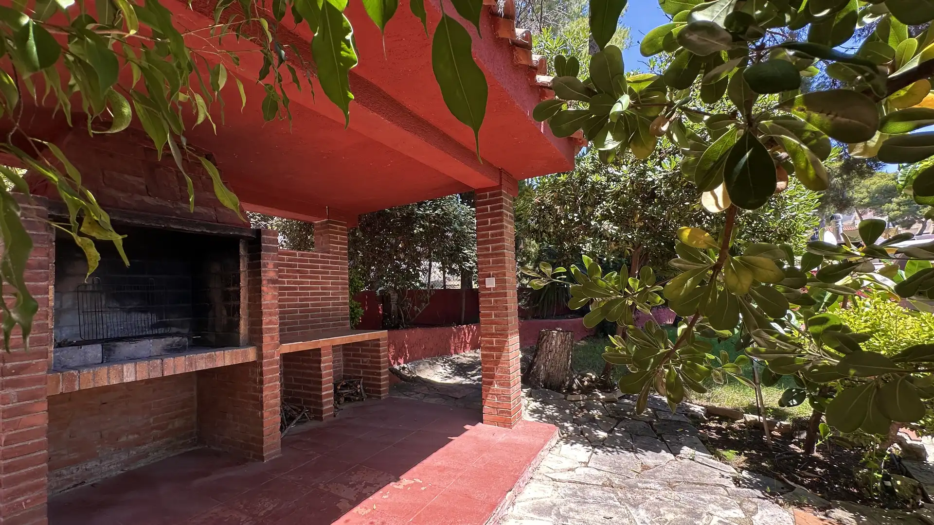 Houses for sale in Carrer de Les Garrigues, 20, La Móra Exterior view of Houses for sale in Tarragona Capital with Air Conditioner, Terrace and Swimming Pool