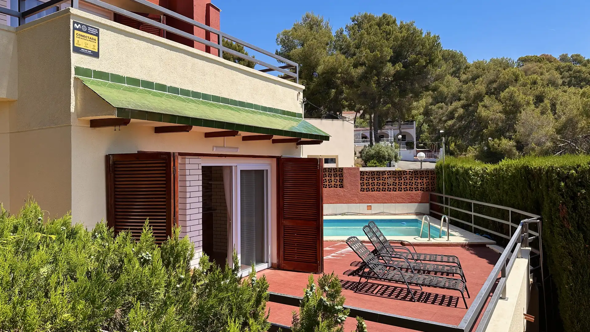 Houses for sale in Carrer de Les Garrigues, 20, La Móra Swimming pool of Houses for sale in Tarragona Capital with Air Conditioner, Terrace and Swimming Pool