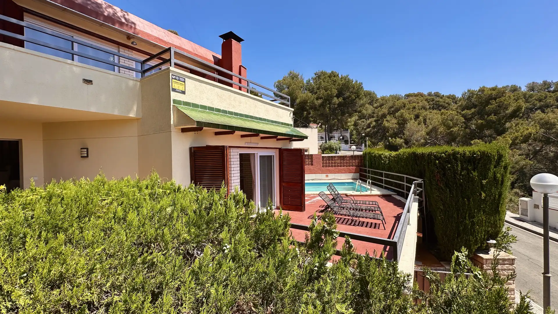 Houses for sale in Carrer de Les Garrigues, 20, La Móra Exterior view of Houses for sale in Tarragona Capital with Air Conditioner, Terrace and Swimming Pool