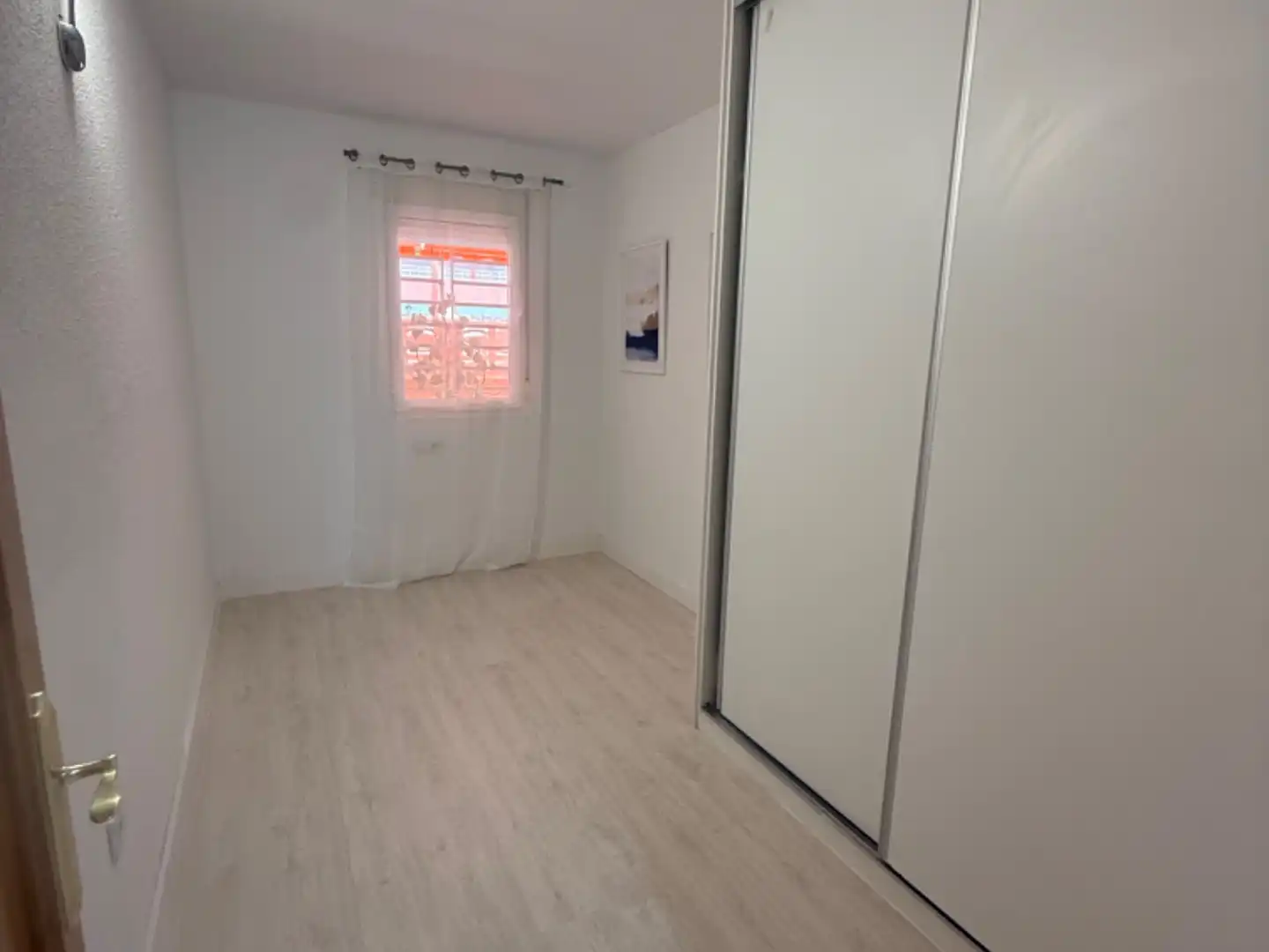 Piso en venta en Avenida Puerta del Mar, 45, Huerta Nueva Habitación de Piso en venta en Estepona con Parquet, Terraza y Piscina