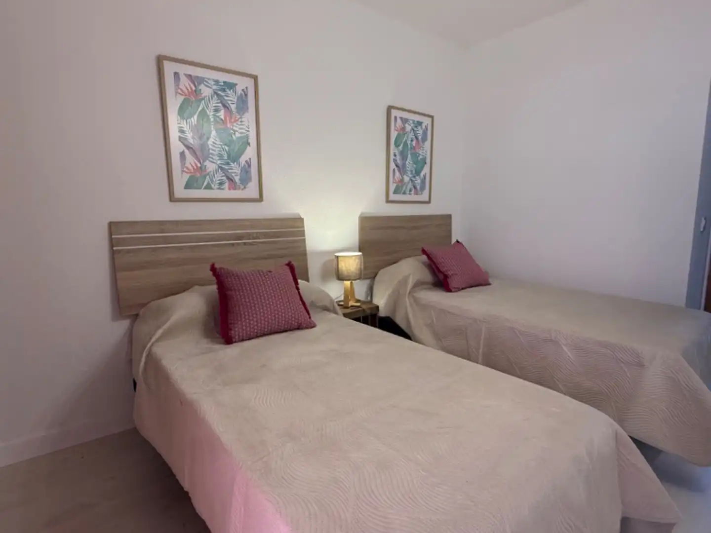 Piso en venta en Avenida Puerta del Mar, 45, Huerta Nueva Habitación de Piso en venta en Estepona con Parquet, Terraza y Piscina