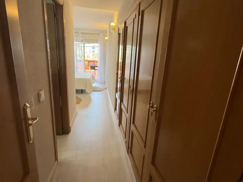 Piso en venta en Avenida Puerta del Mar, 45, Huerta Nueva Piso en venta en Estepona con Parquet, Terraza y Piscina