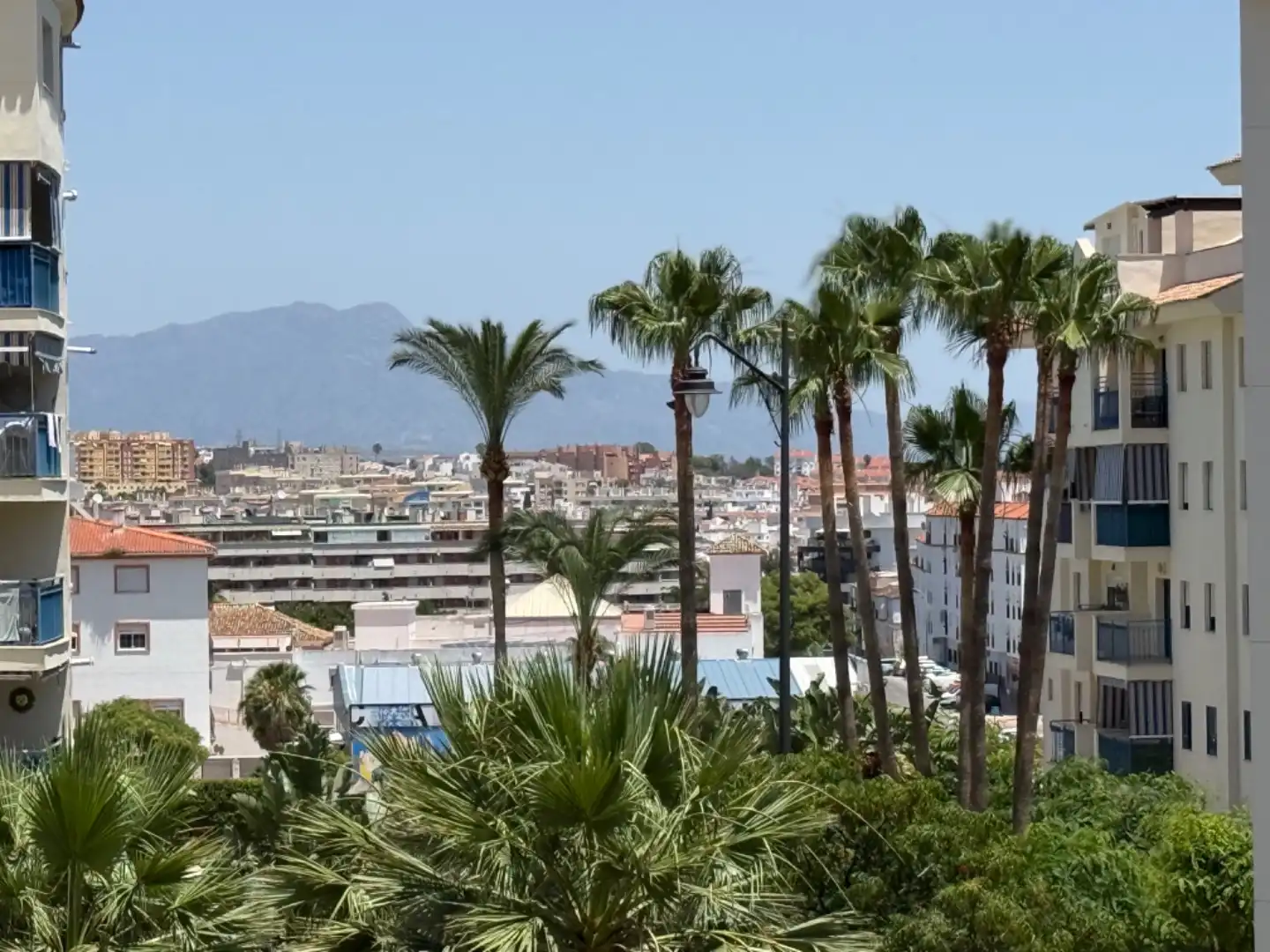 Piso en venta en Avenida Puerta del Mar, 45, Huerta Nueva Vista exterior de Piso en venta en Estepona con Parquet, Terraza y Piscina