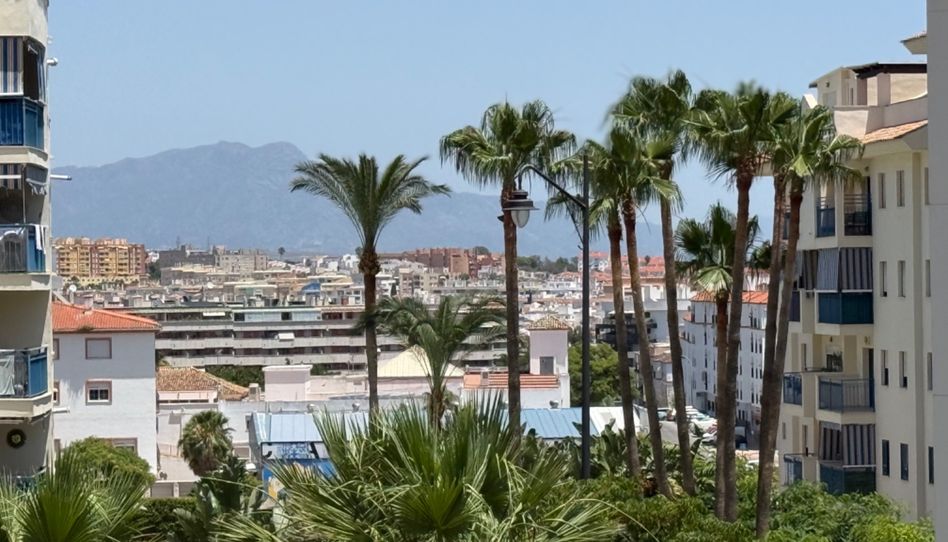 Piso en venta en Avenida Puerta del Mar, 45, Huerta Nueva, Estepona - imagen 1 Foto 1 de Piso en venta en Avenida Puerta del Mar, 45, Huerta Nueva, Estepona