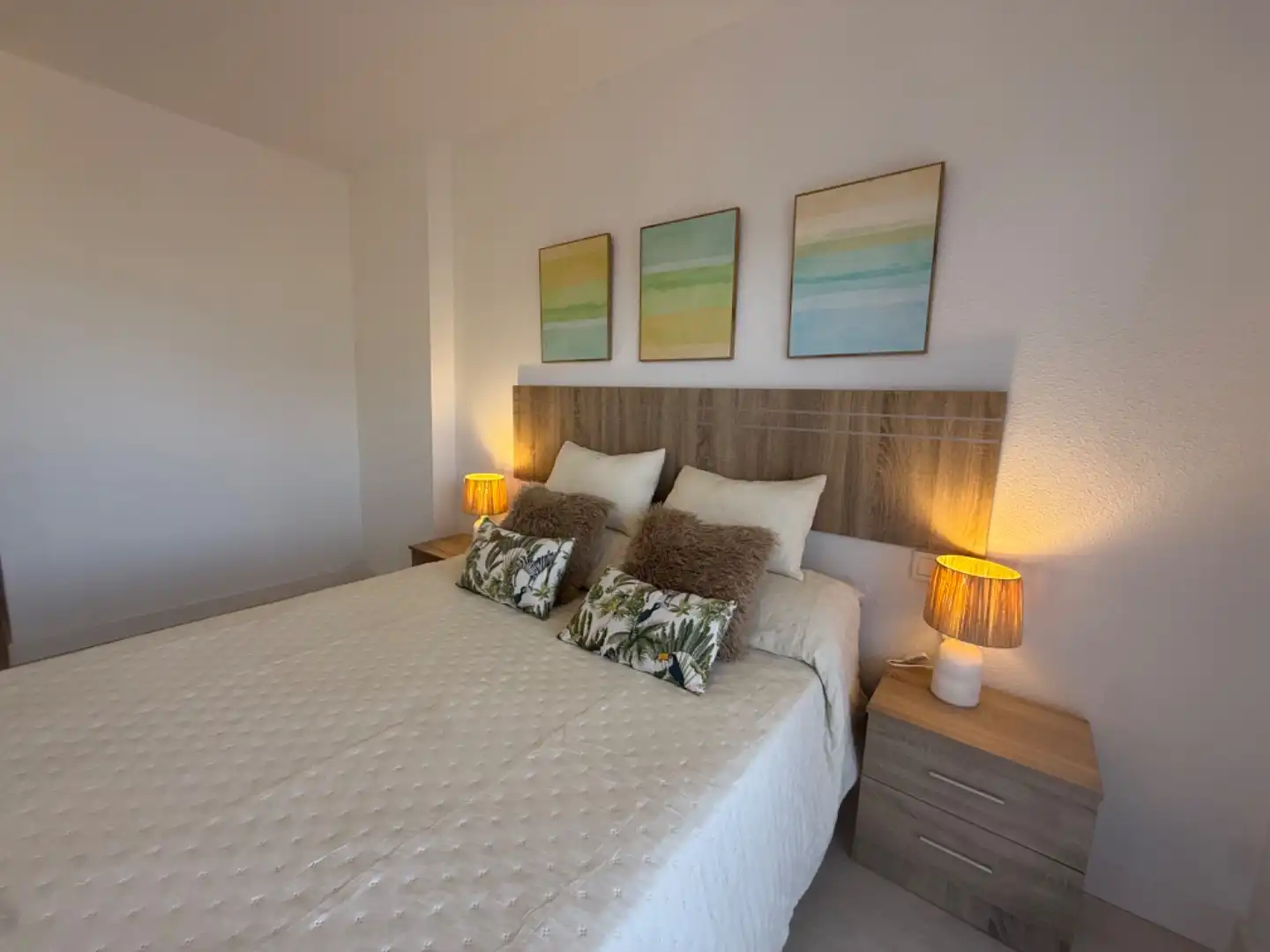 Piso en venta en Avenida Puerta del Mar, 45, Huerta Nueva Habitación de Piso en venta en Estepona con Parquet, Terraza y Piscina