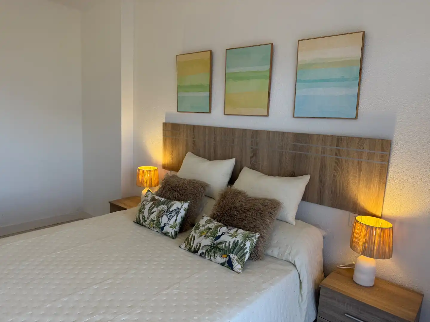 Piso en venta en Avenida Puerta del Mar, 45, Huerta Nueva Habitación de Piso en venta en Estepona con Parquet, Terraza y Piscina