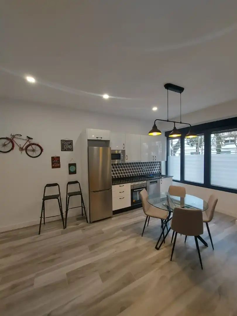 Loft de lloguer a Calle Frigiliana, 8, Los Guindos - Parque Mediterráneo - Santa Paula Cuina de Loft de lloguer en Málaga Capital amb Aire condicionat