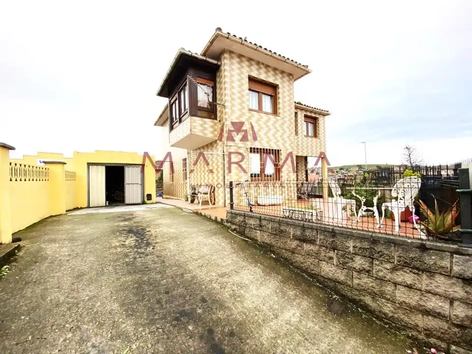 Wohnung zum Verkauf in Calle la Serna, 2, El Astillero Außenansicht von Wohnung zum Verkauf in El Astillero mit Heizung, Privatgarten und Parkett