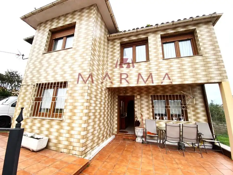 Wohnung zum Verkauf in Calle la Serna, 2, El Astillero Außenansicht von Wohnung zum Verkauf in El Astillero mit Heizung, Privatgarten und Parkett