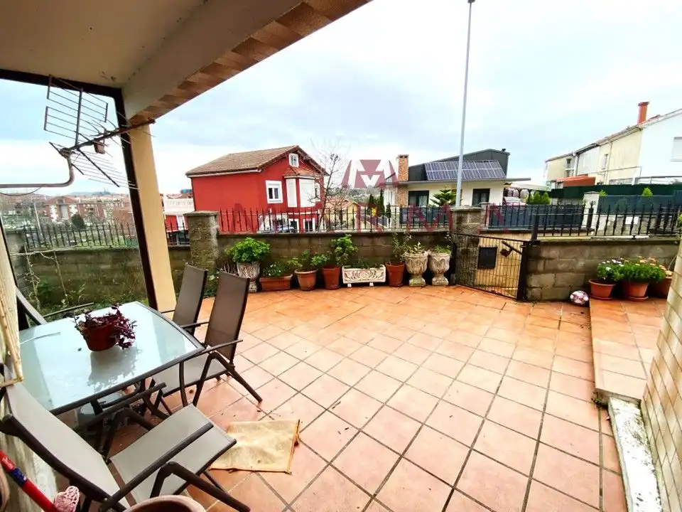 Wohnung zum Verkauf in Calle la Serna, 2, El Astillero Terrasse von Wohnung zum Verkauf in El Astillero mit Heizung, Privatgarten und Parkett