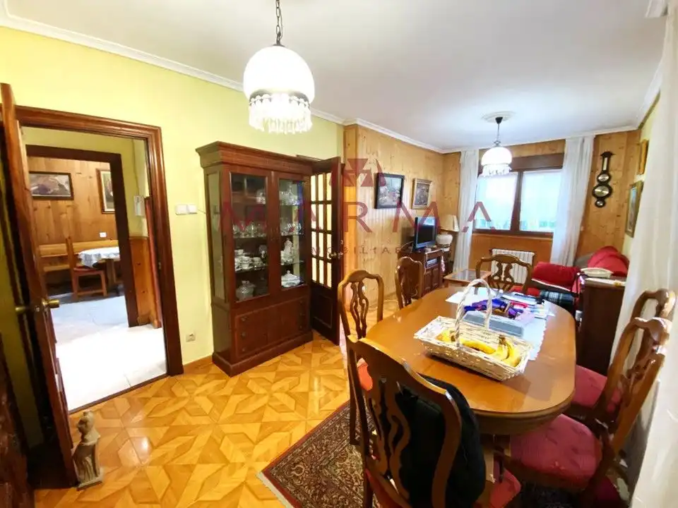 Wohnung zum Verkauf in Calle la Serna, 2, El Astillero Esszimmer von Wohnung zum Verkauf in El Astillero mit Heizung, Privatgarten und Parkett