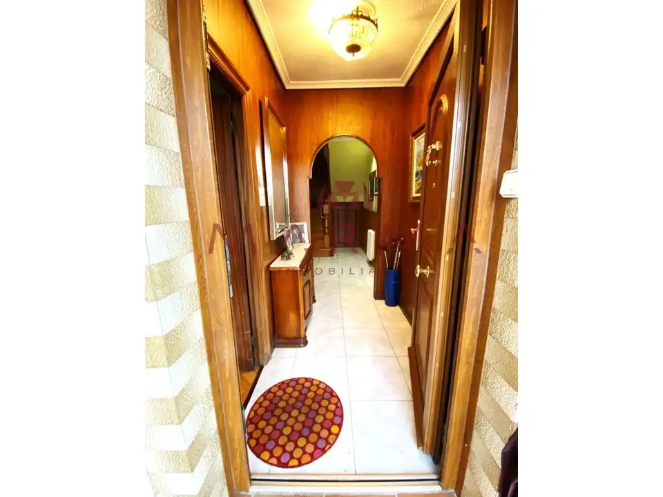 Wohnung zum Verkauf in Calle la Serna, 2, El Astillero Wohnung zum Verkauf in El Astillero mit Heizung, Privatgarten und Parkett