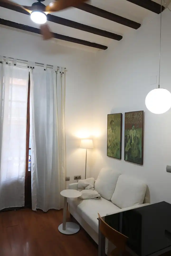 Wohnung zur Miete in Carrer de Sant Vicent, 31, Hospital - Plaza del Real Schlafzimmer von Wohnung zur Miete in Castellón de la Plana / Castelló de la Plana mit Klimaanlage und Balkon