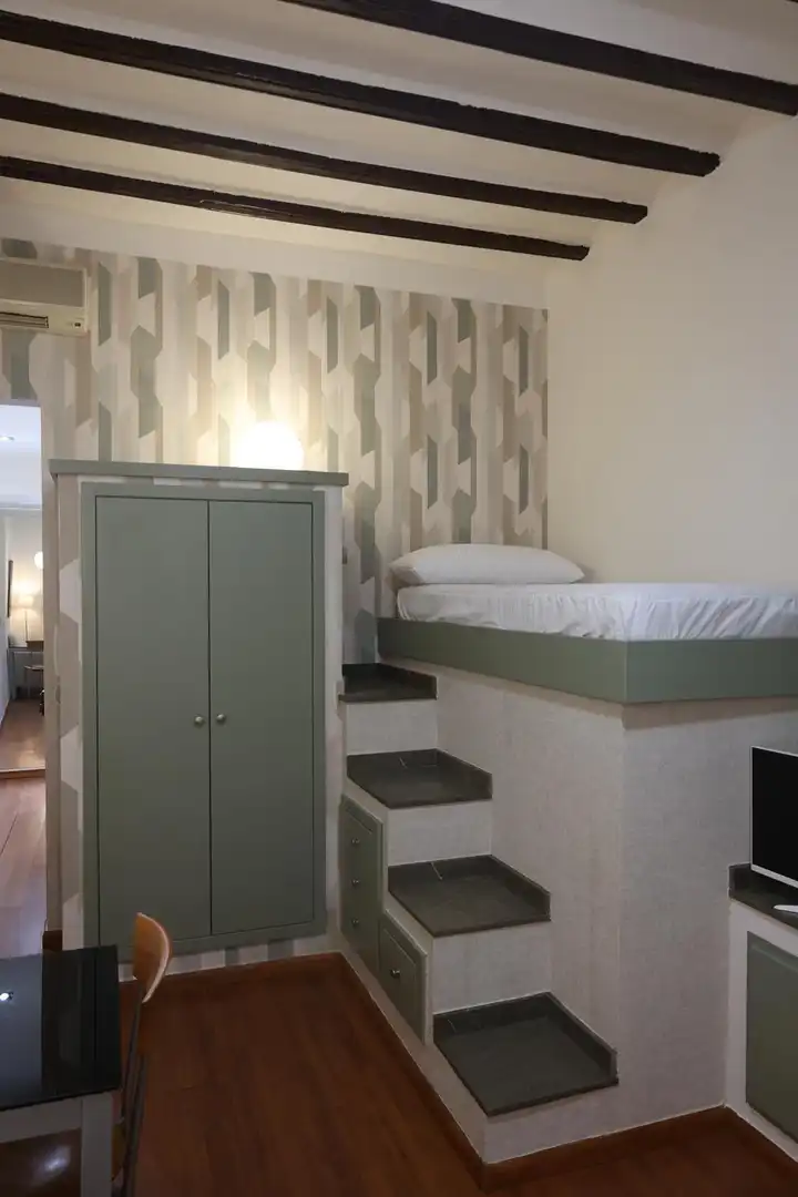 Wohnung zur Miete in Carrer de Sant Vicent, 31, Hospital - Plaza del Real Schlafzimmer von Wohnung zur Miete in Castellón de la Plana / Castelló de la Plana mit Klimaanlage und Balkon