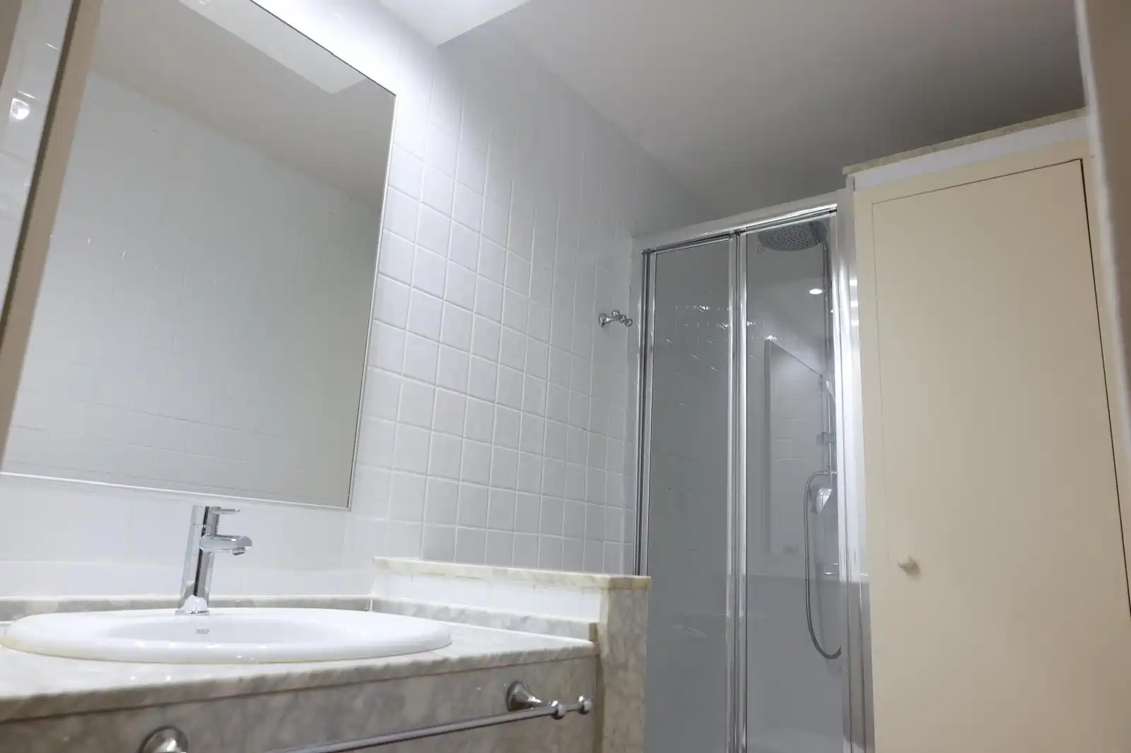 Wohnung zur Miete in Carrer de Sant Vicent, 31, Hospital - Plaza del Real Badezimmer von Wohnung zur Miete in Castellón de la Plana / Castelló de la Plana mit Klimaanlage und Balkon