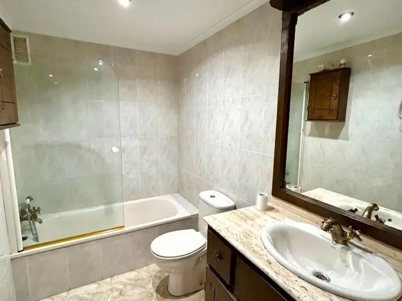 Flat for rent in Calle Los Andes, 25, Gijón Bathroom of Flat for rent in Gijón