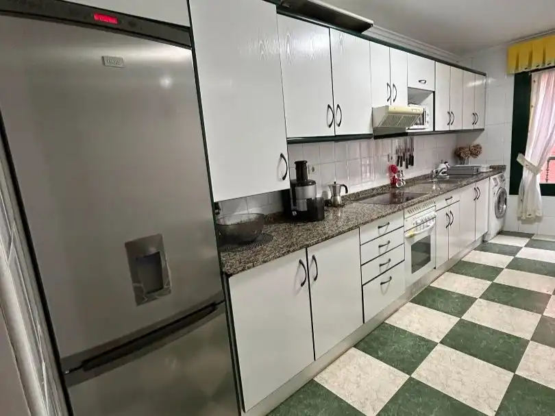 Flat for rent in Calle Los Andes, 25, Gijón Kitchen of Flat for rent in Gijón