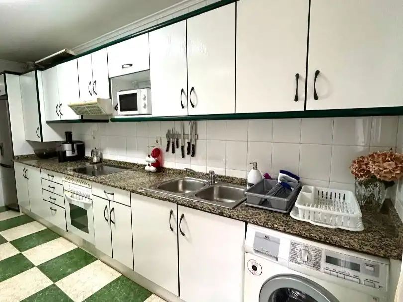 Flat for rent in Calle Los Andes, 25, Gijón Kitchen of Flat for rent in Gijón