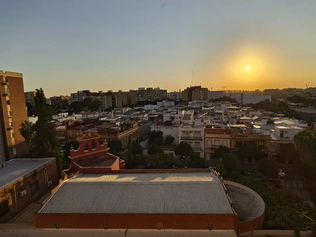Pis en venda a Calle Satsuma, 6, Sta. Aurelia - Cantábrico - Atlàntico - La Romería Vista exterior de Pis en venda en Sevilla amb Aire condicionat, Calefacció i Jardí privat