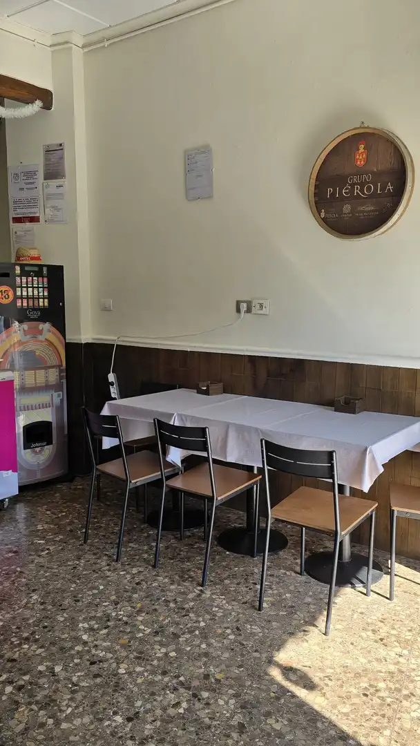 Local en venda a Plaça del Cometa Halley, 8, Parque Geólogo José Royo Gómez Menjador de Local en venda en Castellón de la Plana / Castelló de la Plana amb Aire condicionat