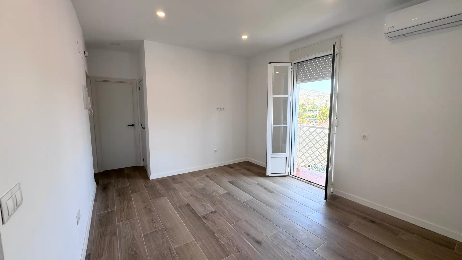 Piso de alquiler en Calle Hurtado de Amézaga, 1, Barrio de Ciudad Jardín Habitación de Piso de alquiler en Málaga con Aire acondicionado, Terraza y Balcón