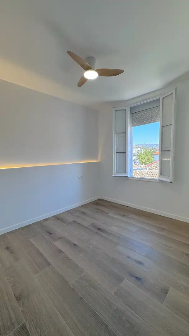 Piso de alquiler en Calle Hurtado de Amézaga, 1, Barrio de Ciudad Jardín Habitación de Piso de alquiler en Málaga con Aire acondicionado, Terraza y Balcón