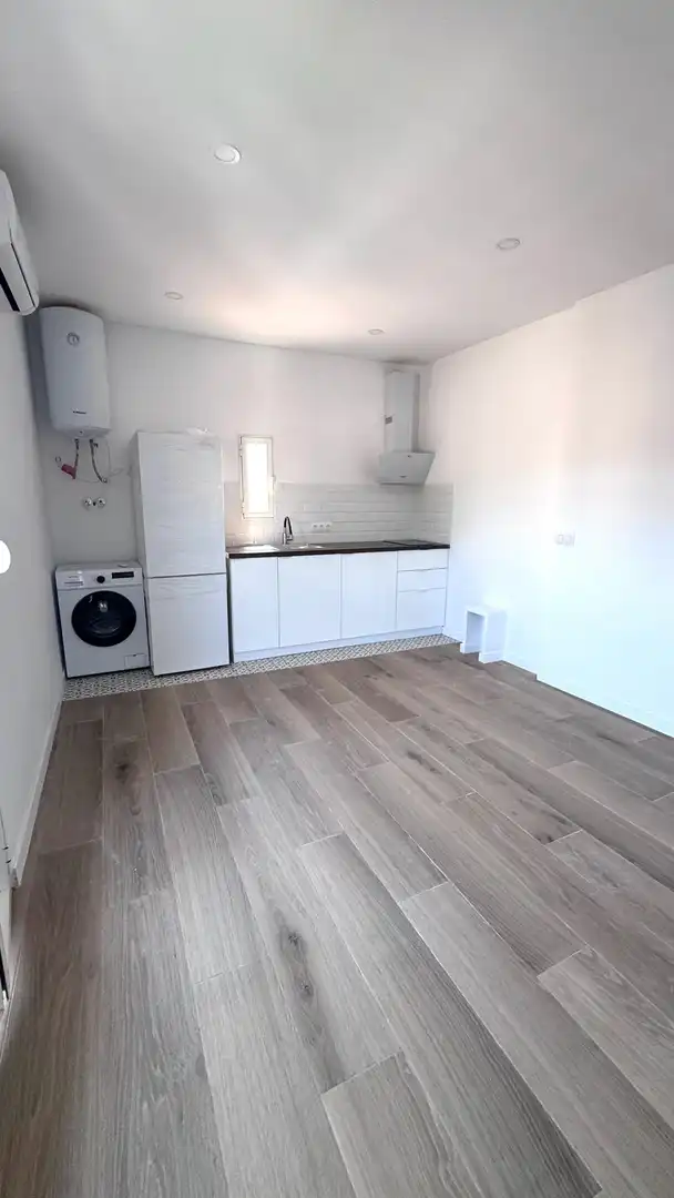 Piso de alquiler en Calle Hurtado de Amézaga, 1, Barrio de Ciudad Jardín Cocina de Piso de alquiler en Málaga con Aire acondicionado, Terraza y Balcón