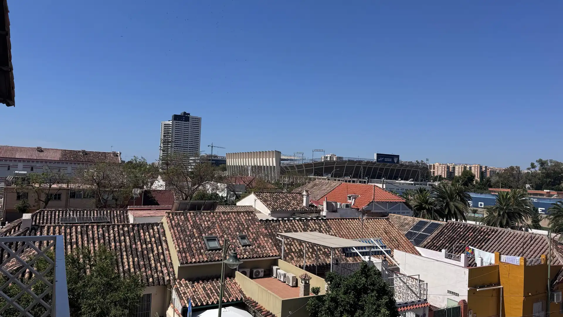 Piso de alquiler en Calle Hurtado de Amézaga, 1, Barrio de Ciudad Jardín Vista exterior de Piso de alquiler en Málaga con Aire acondicionado, Terraza y Balcón