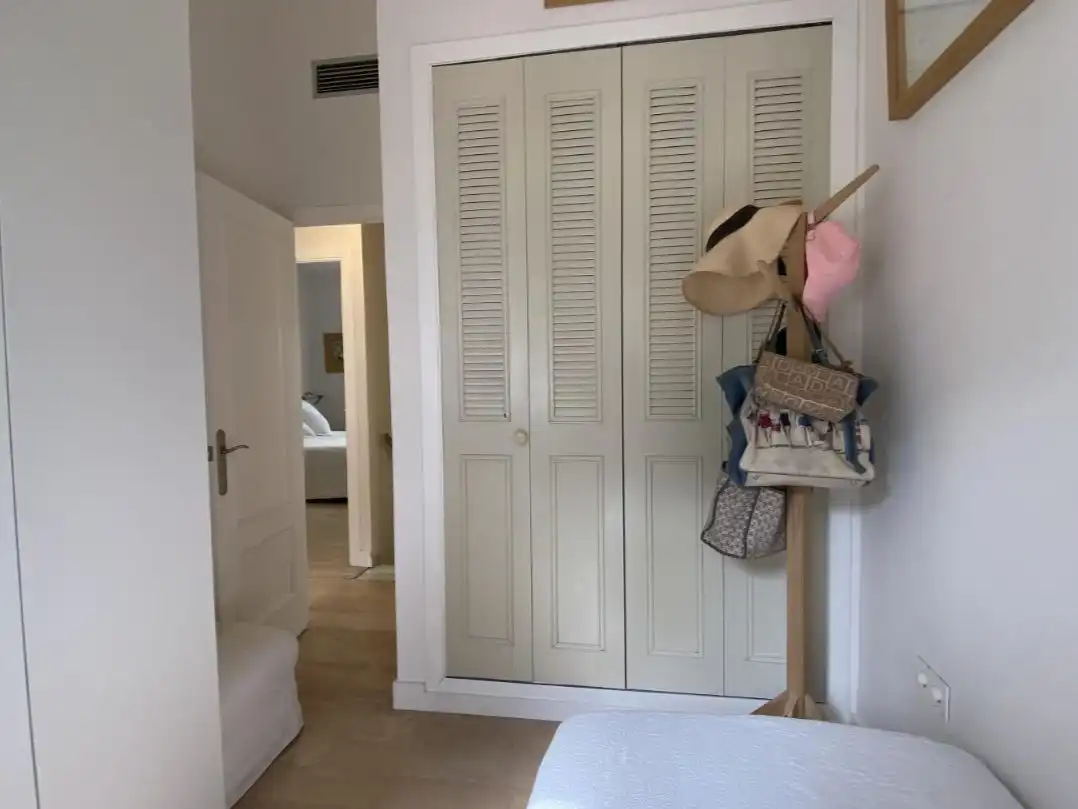 Casa adosada en venda a Calle Altos del Manantial, 2, El Manantial Dormitori de Casa adosada en venda en El Puerto de Santa María amb Aire condicionat