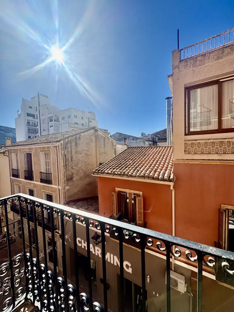 Dachboden zum Verkauf in Carrer del Cop, 3, Centro Urbano Außenansicht von Dachboden zum Verkauf in Dénia mit Terrasse und Balkon