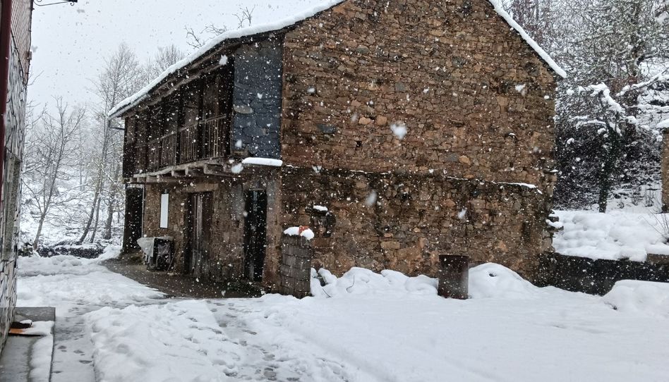 Piso en venta en Noceda del Bierzo, León - imagen 1 Foto 1 de Piso en venta en Noceda del Bierzo, León