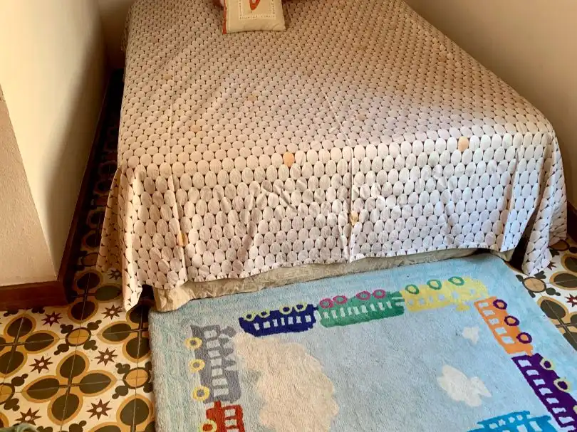 Casa adosada en venda a Carrer Major, 10, Onil Dormitori de Casa adosada en venda en Onil amb Calefacció, Parquet i Terrassa