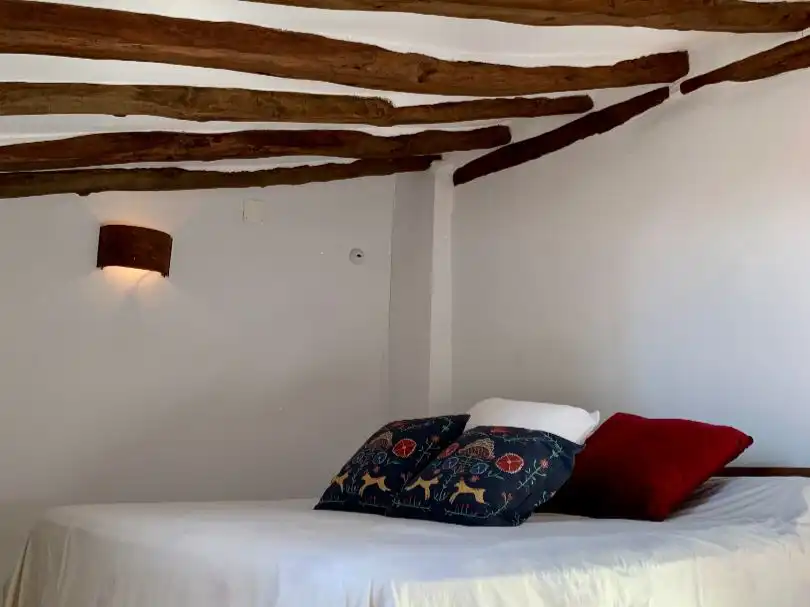 Casa adosada en venda a Carrer Major, 10, Onil Dormitori de Casa adosada en venda en Onil amb Calefacció, Parquet i Terrassa