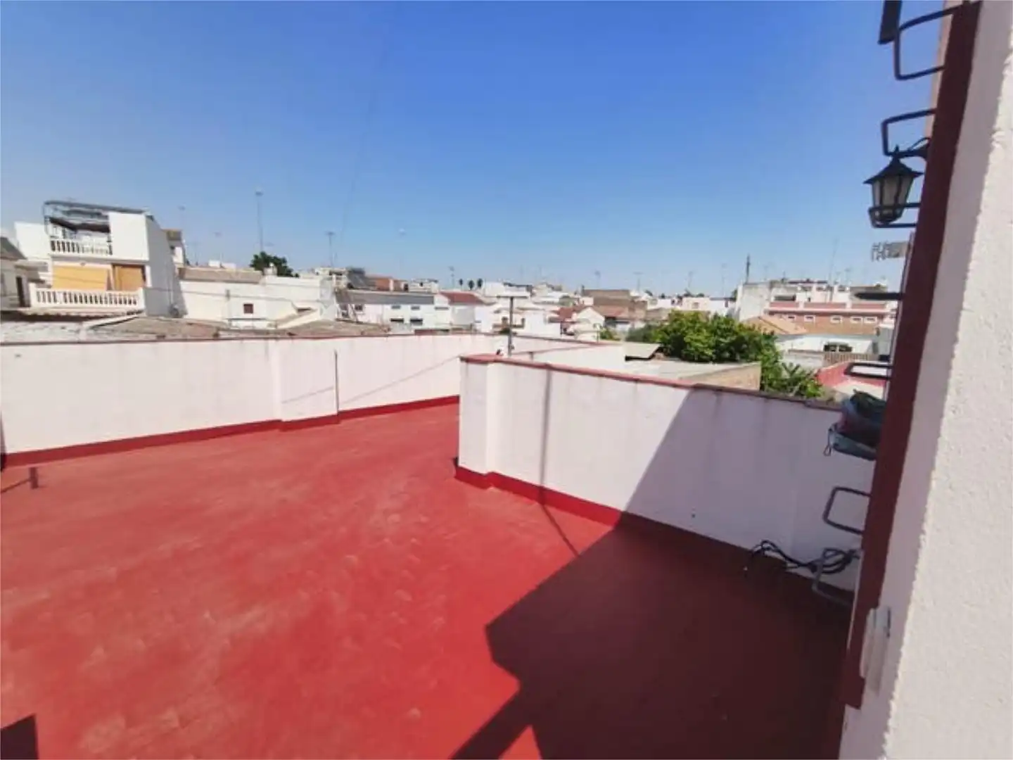 Vista exterior de Ático de alquiler en Sanlúcar la Mayor