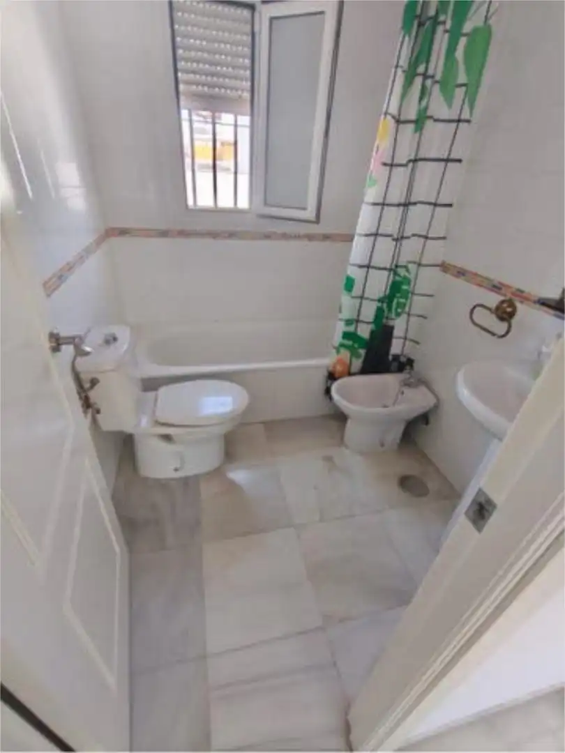 Baño de Ático de alquiler en Sanlúcar la Mayor