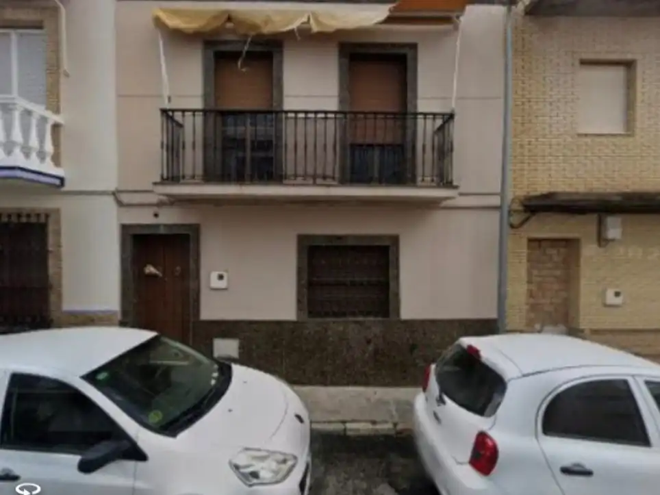 Casa adosada en venda a Calle Turia, 34, Coria del Río Vista exterior de Casa adosada en venda en Coria del Río amb Traster i Balcó