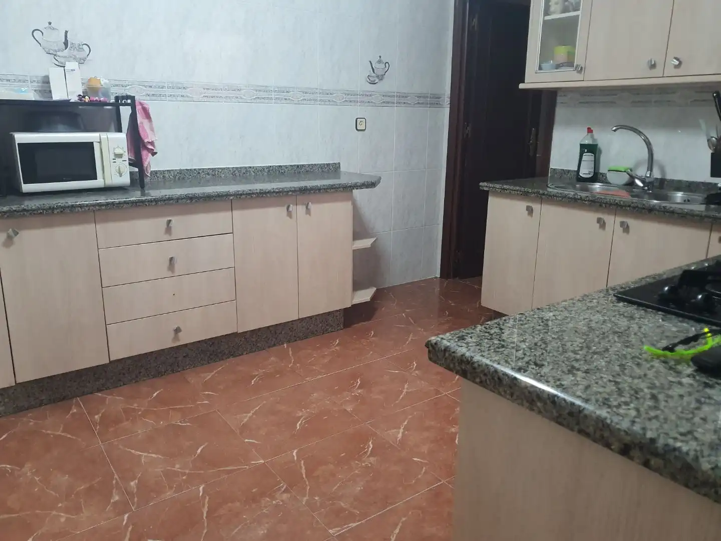Casa adosada en venda a Calle Turia, 34, Coria del Río Cuina de Casa adosada en venda en Coria del Río amb Traster i Balcó