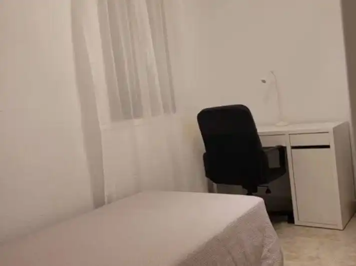 Flat for rent in Barrio Quineba, 2, Centro Bedroom of Flat for rent in Montequinto with Air Conditioner and Furnished