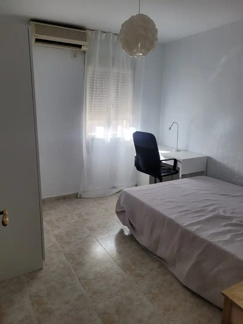 Flat for rent in Barrio Quineba, 2, Centro Bedroom of Flat for rent in Montequinto with Air Conditioner and Furnished