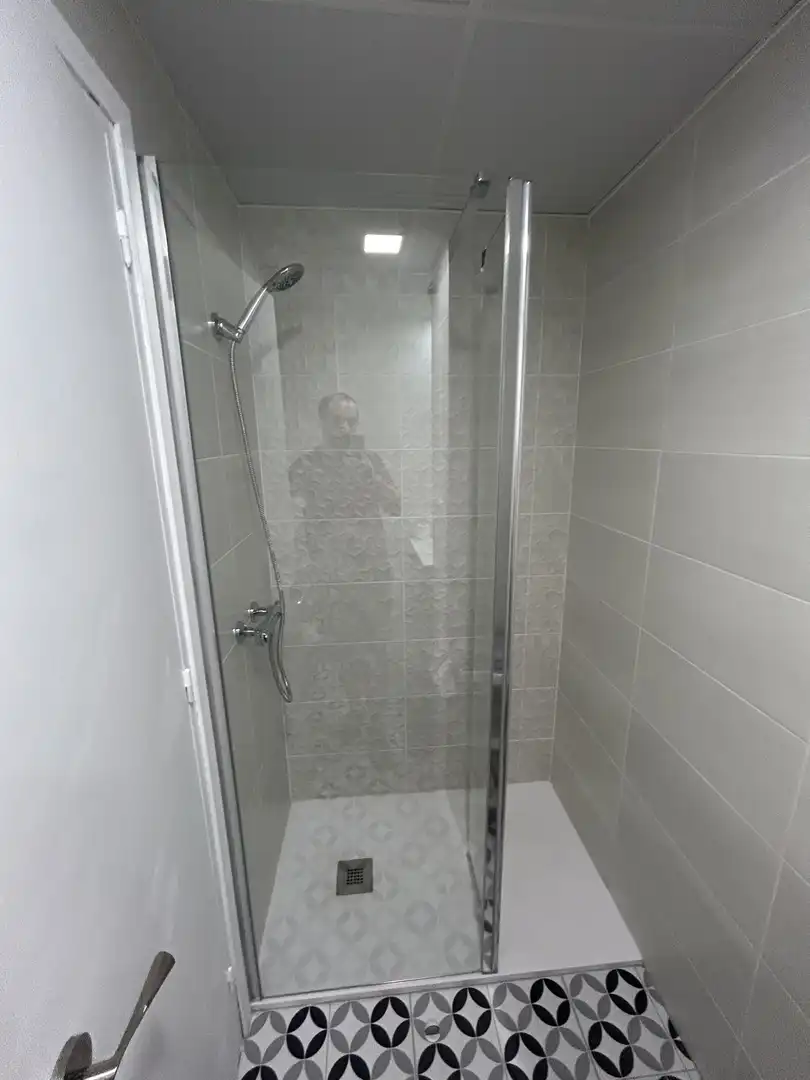 Piso de alquiler en Carrer de Sant Ramon, 165, Sant Ramón Baño de Piso de alquiler en Cerdanyola del Vallès con Aire acondicionado, Amueblado y Balcón