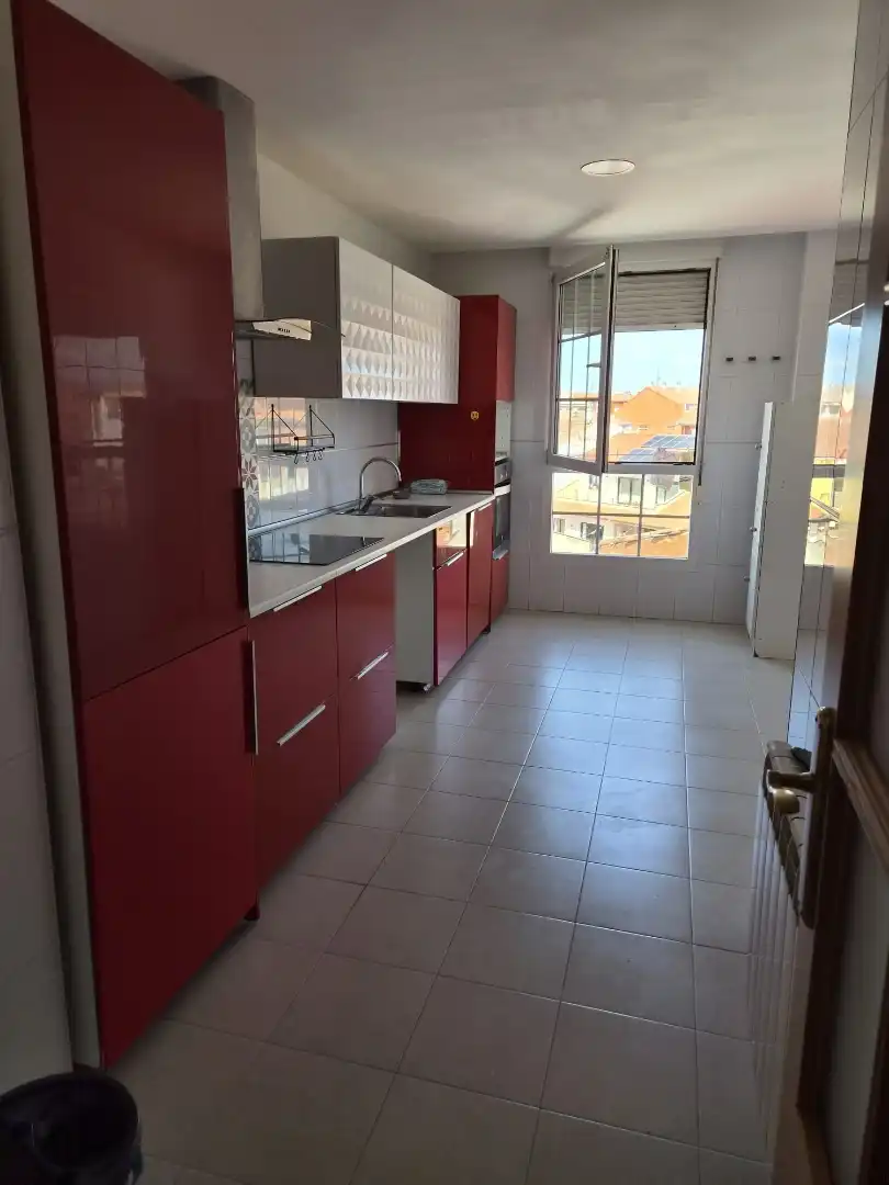 Pis en venda a Calle la Fábrica, 4, Santa María del Páramo Cuina de Pis en venda en Santa María del Páramo amb Calefacció, Parquet i Forn