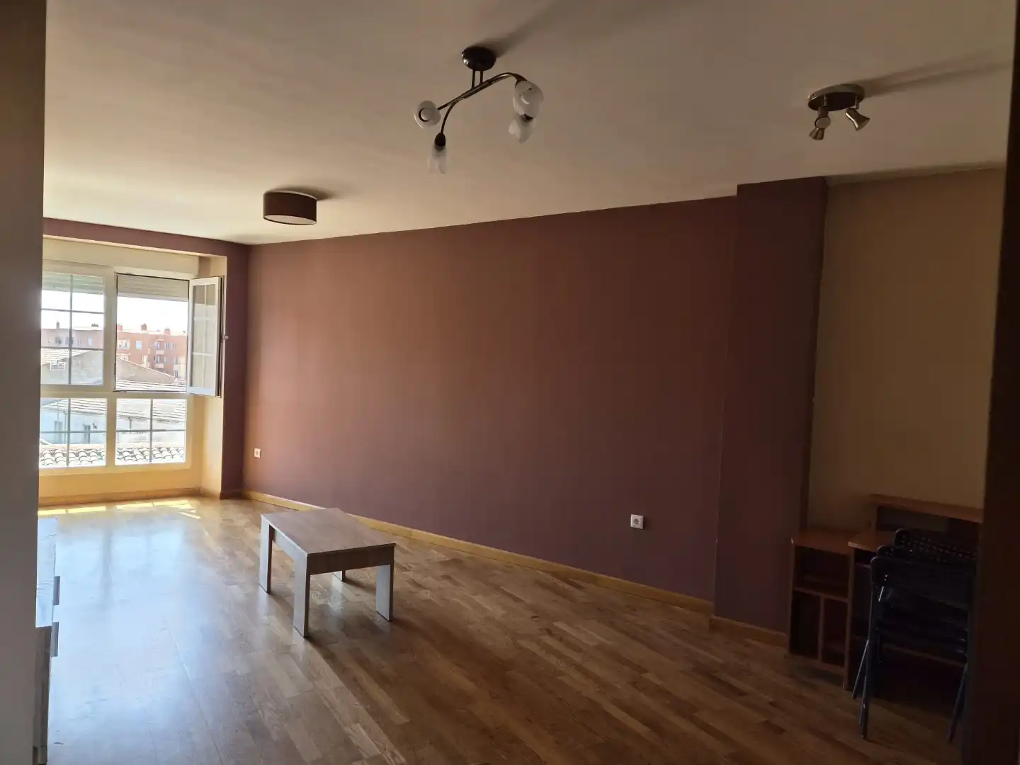 Pis en venda a Calle la Fábrica, 4, Santa María del Páramo Sala d'estar de Pis en venda en Santa María del Páramo amb Calefacció, Parquet i Forn