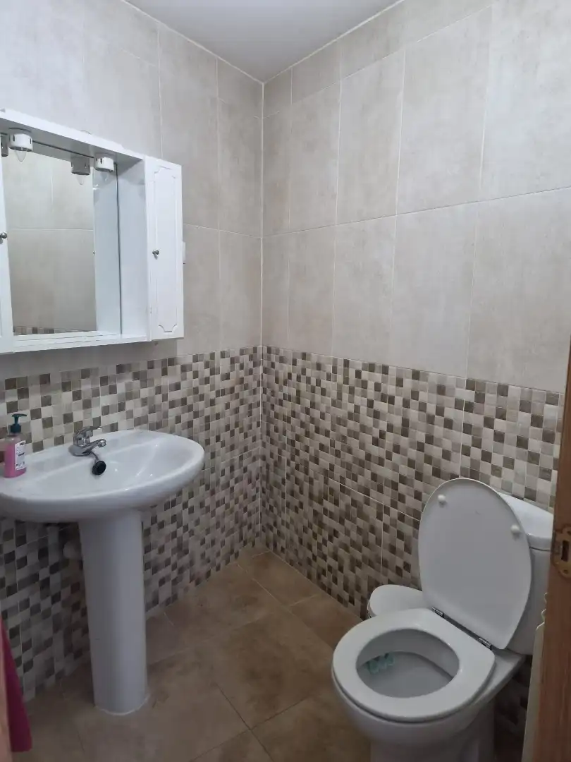 Pis en venda a Calle la Fábrica, 4, Santa María del Páramo Bany de Pis en venda en Santa María del Páramo amb Calefacció, Parquet i Forn