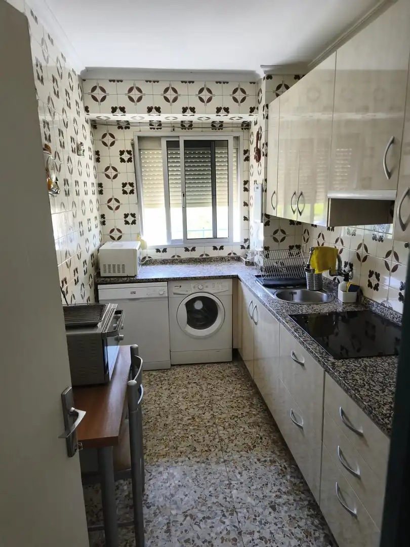 Cocina de Piso para compartir en Sevilla con Aire acondicionado, Terraza y Amueblado